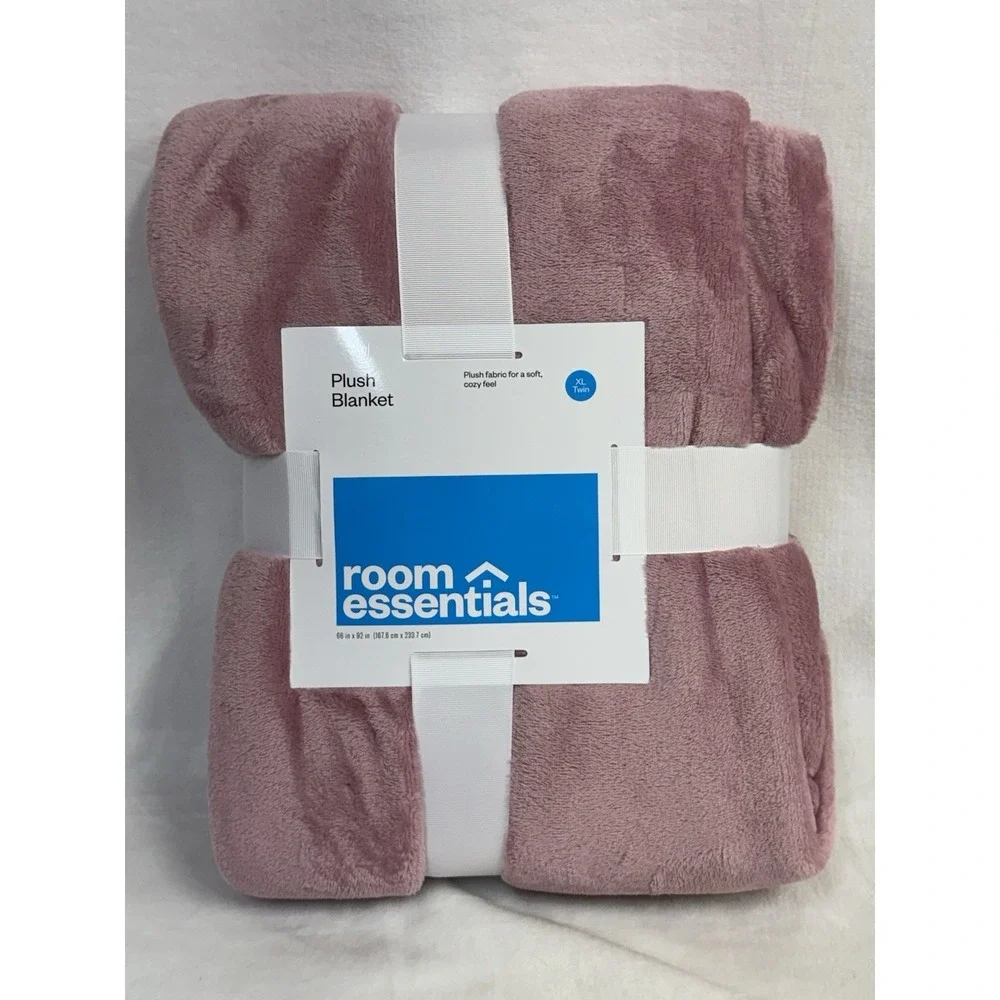Twin/Twin XL Plush Blanket Blush Pink - Room Essentials